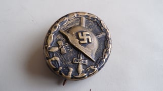 1939 Wound Badge in Black – 'Brass Core'