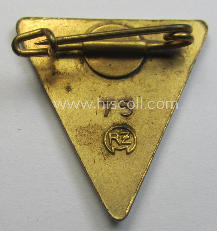 'NS-Frauenschaft'-membership-badge (ie. 'Mitgliedsabzeichen') being a medium- (ie. 27-mm.-) sized example of the fourth pattern that shows a clearly present: 'RzM 75'-makers'-designation
