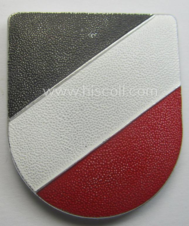 'Virtually mint ie. unissued' pair of WH (Kriegsmarine) tropical- (ie. 'DAK'- or: 'Deutsches Afrikakorps'-) related- and/or aluminium-based, eagle-'pith-helmet'-shields comprising of two non-maker-marked examples