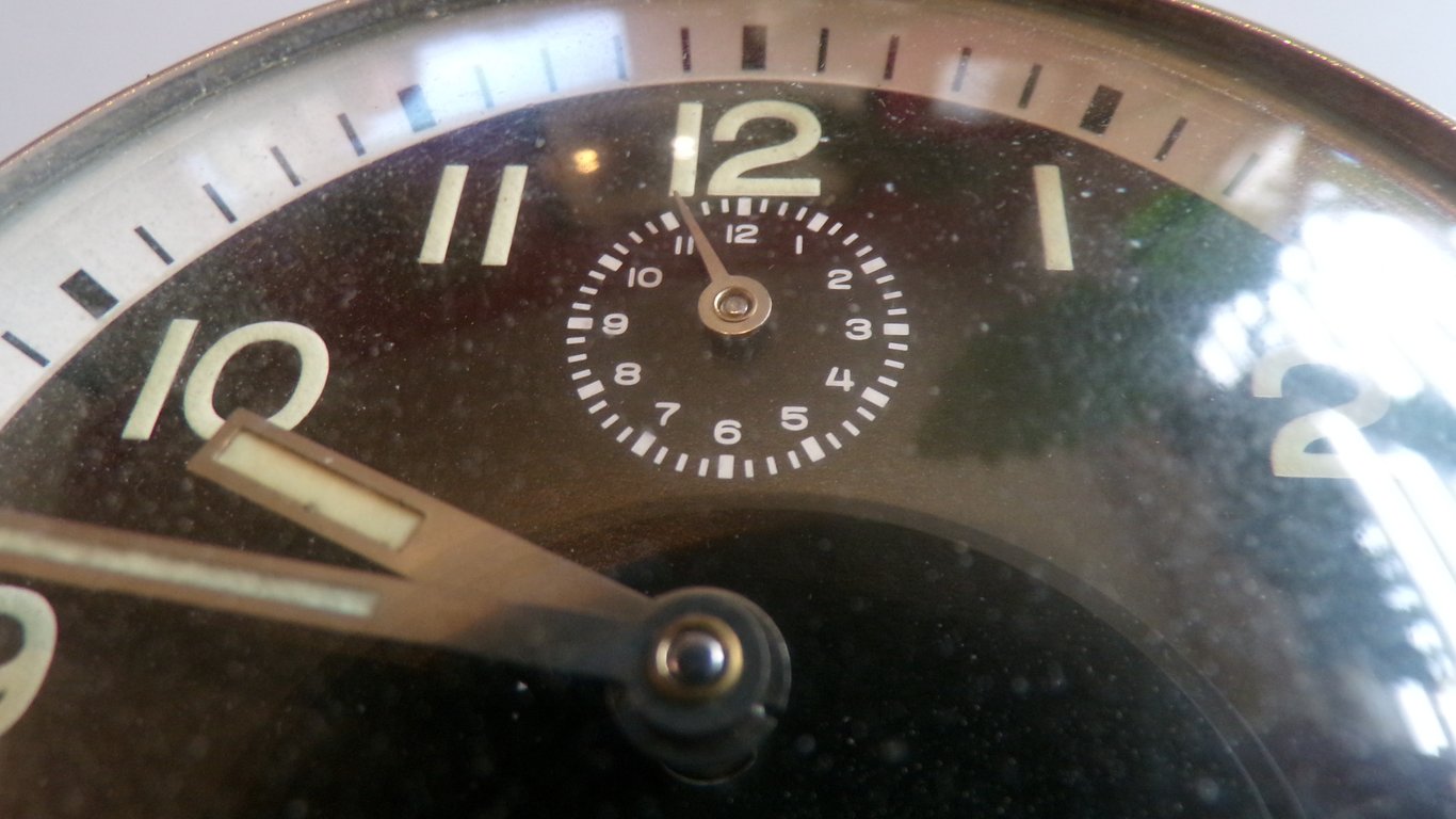 Junghans Wecker Tischurh