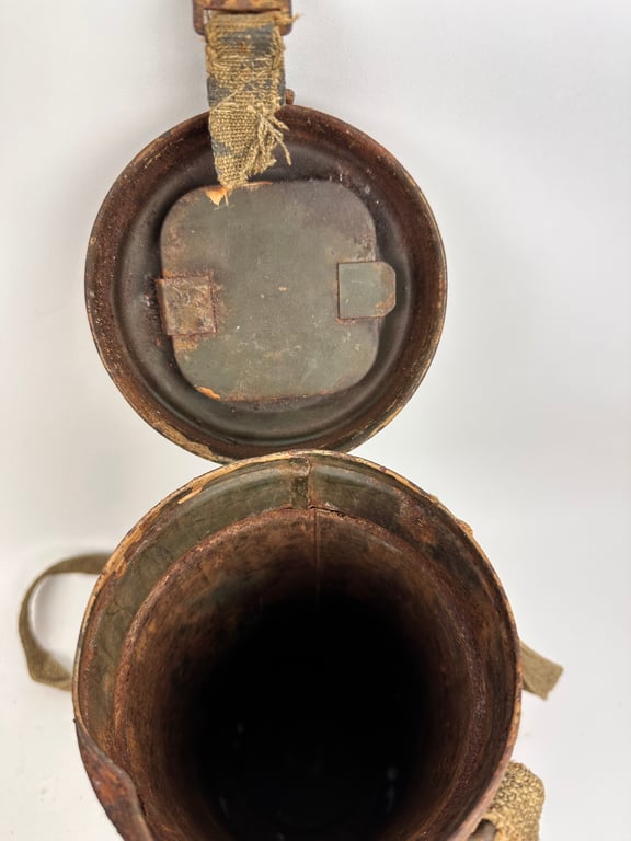 WW2 German Dak Gasmask canister