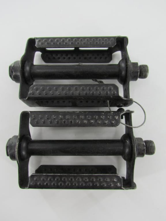 German 'Truppenfahrrad' bicycle Pedals