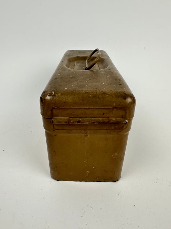 MG34/42 part box in Tan