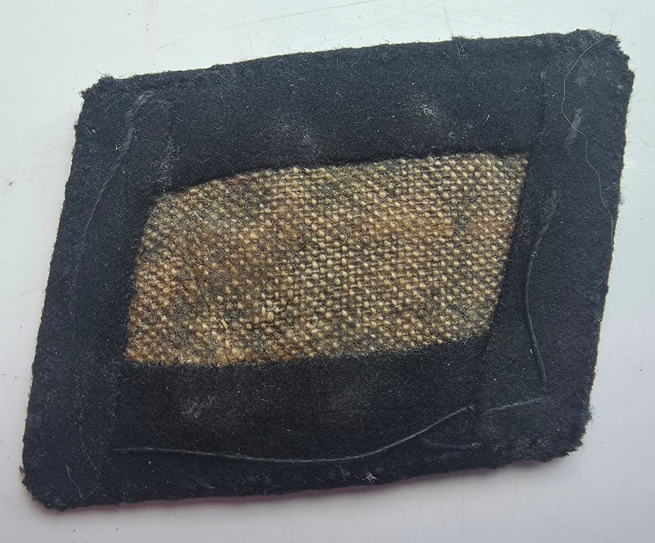 Waffen-SS pattern collar tab ('Kragenspiegel für Unter Führer der Waffen-SS
