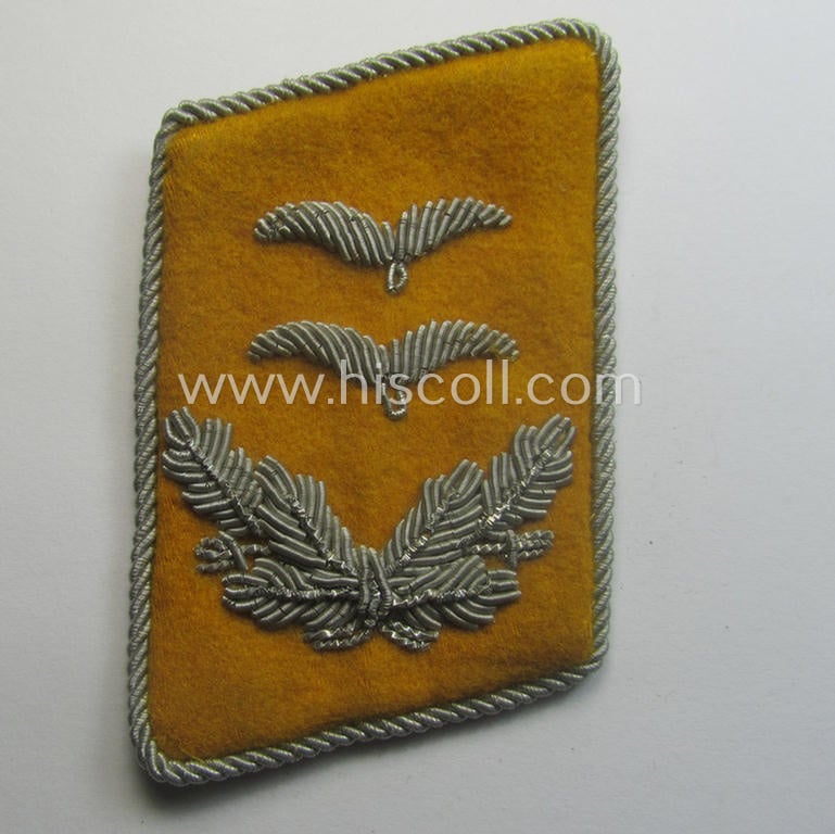 Pair of WH (LW) officers'-type collar-patches (ie. 'Kragenspiegel') as executed in golden-yellow-coloured wool as was intended for usage by an: 'Oberleutnant der Flieger-o. Fallschirmjäger-Trpn.'