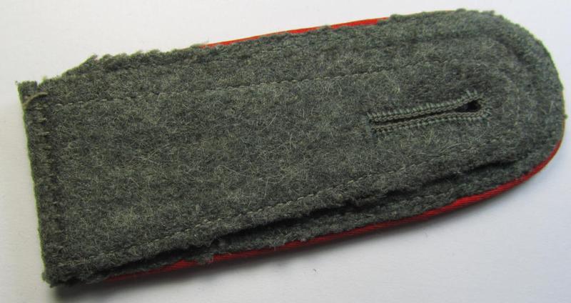 Neat - albeit regrettably single! - WH (Heeres) - I deem - mid-war-period- (ie. 'M41/M43'-pattern) NCO-type shoulderstrap as was intended for usage by an: 'Unterwachtmeister einer (Sturm)Art.-Rgts.'