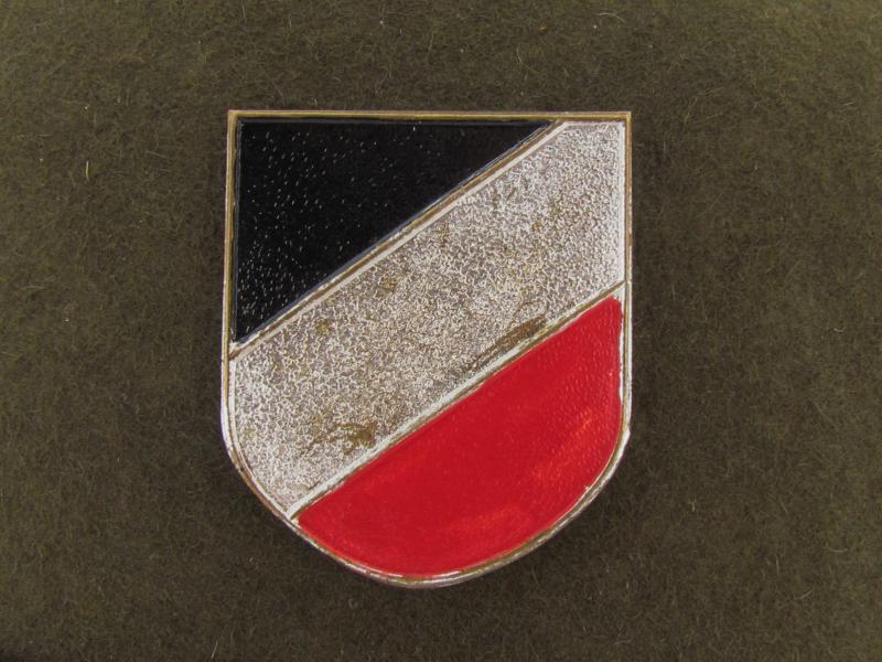 Wehrmacht (Heer) ‘Afrikakorps’ tropical pith helmet by ‘RF’ 1942