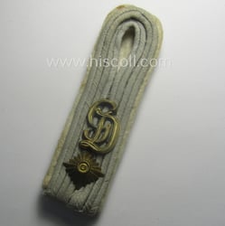 Single, WH (Heeres) officers'-type, 'cyphered' shoulderboard: 'Oberleutnant der...