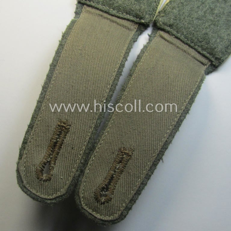 Pair of WH (Heeres), early- (ie. mid-) war-period- (ie. 'M41- o. M43'-) pattern EM-type shoulderstraps as piped in the white-coloured branchcolour as was intended for a: 'Soldat eines Infanterie-Rgts.'