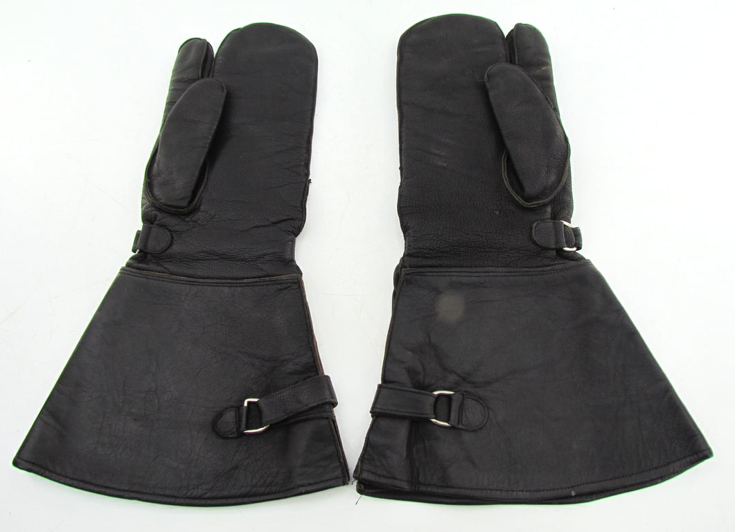 Early Luftwaffe Kradmelder Leather Gloves – L.B.A. 39 – Unit Marked