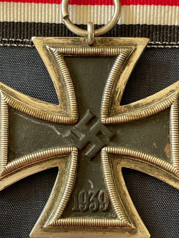 WWII GERMAN IRON CROSS 2ND CLASS NUMBERED RING 24 FOR ARBEITSGEMINSCHAFT FUR HEERESHEDARF IN DER GRAVEUR UBD ZISELIERUNG