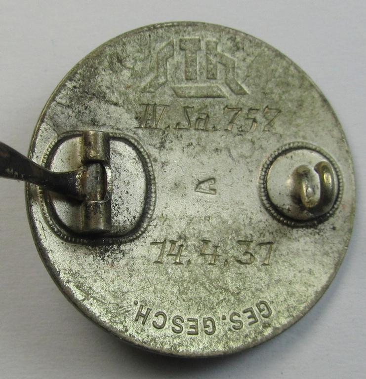 Attractive, enamelled lapel-pin: 'Der Stahlhelm' - Bund der Frontsoldaten (Sta) - Eintrittsabzeichen 1931' which is nicely engraved: 'IV. Sa. 757' and dated: '14.4.31' and that comes in an overall nice (and/or fully undamaged!), condition