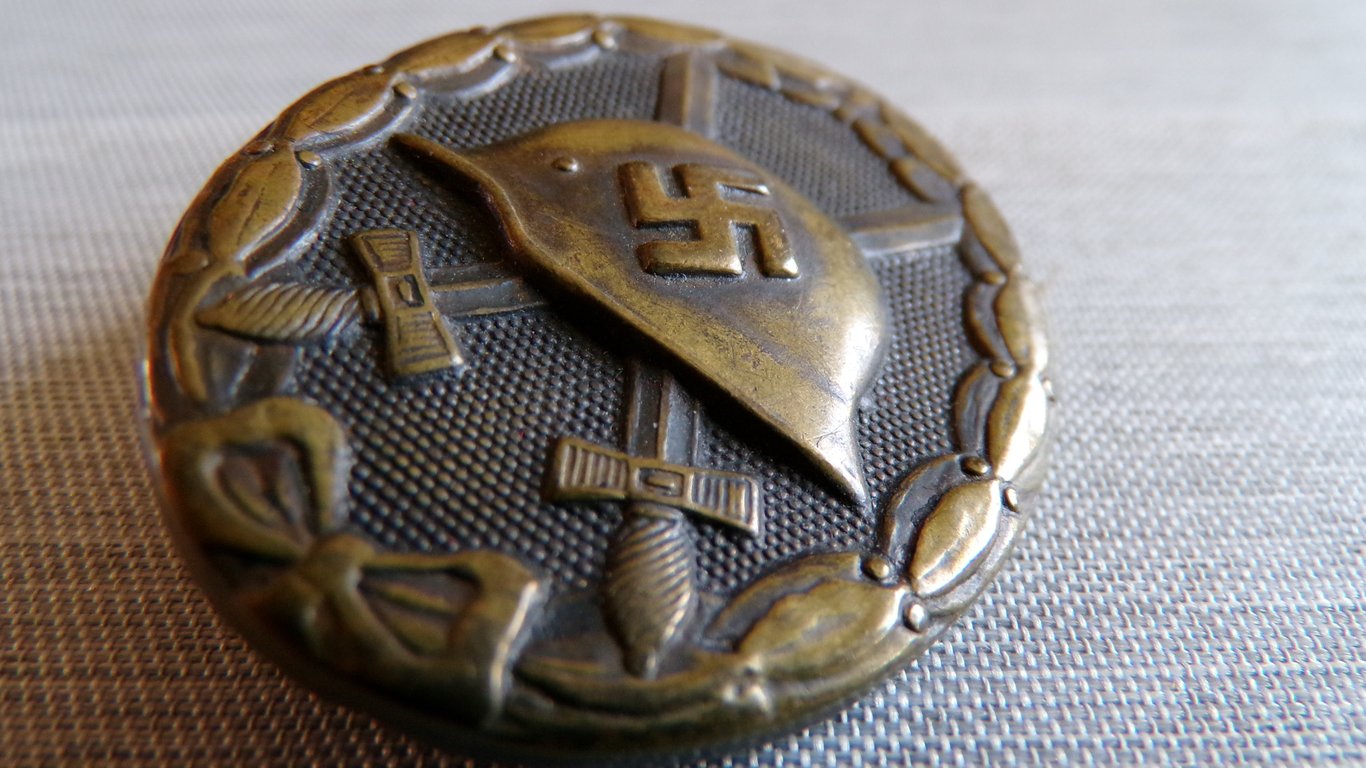 Black Wound Badge with Award Document