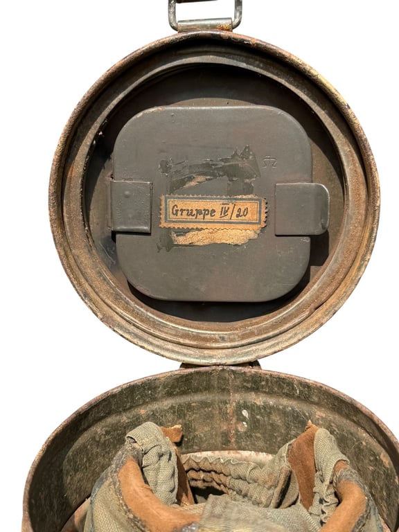 Sud Front Gasmasker and Canister