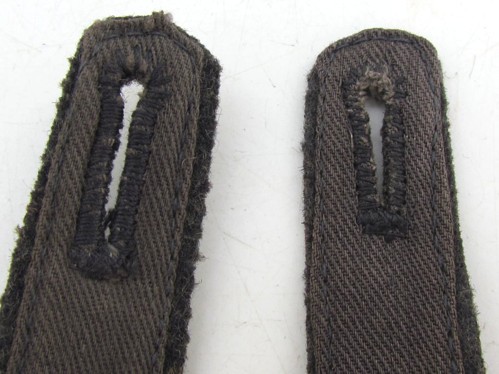 Luftwaffe Hermann Göring Division Oberfeldwebel shoulder boards.