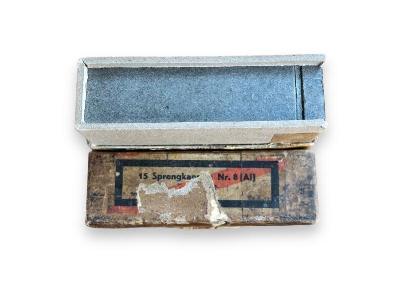 Carton box '15 Sprengkapseln'