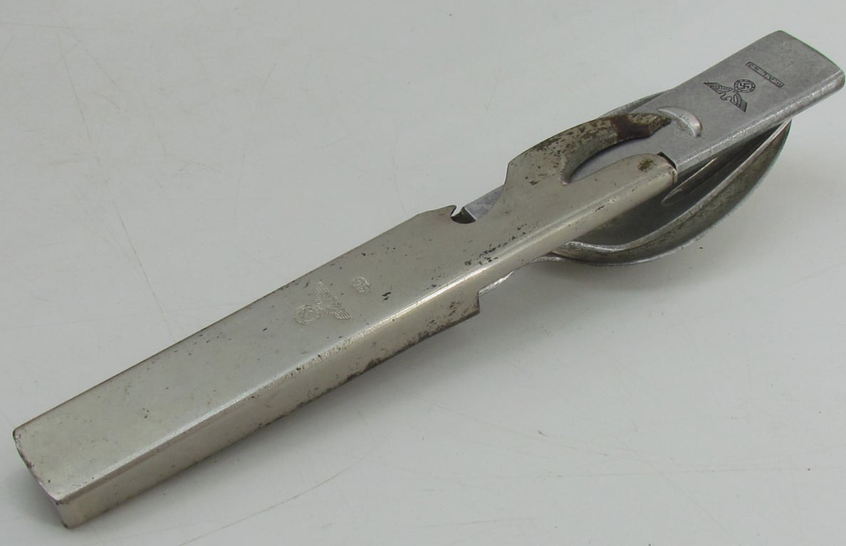 Wehrmacht Heer field cutlery set marked WAL 43