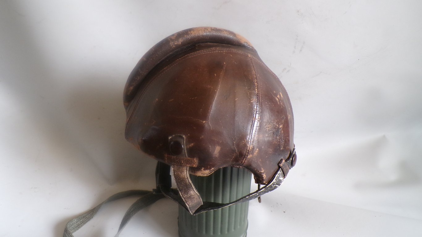 Rare, Complete Luftwaffe SSK 90 helmet