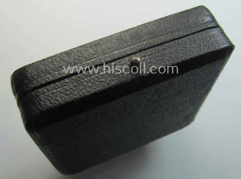 'Eisernes Kreuz 1. Klasse' (ie. Iron Cross 1st class) being an (I deem) mid-war-period produced: 'L/52'- (ie. by 'C.F. Zimmermann'-marked-) example and that comes complete in its specific etui