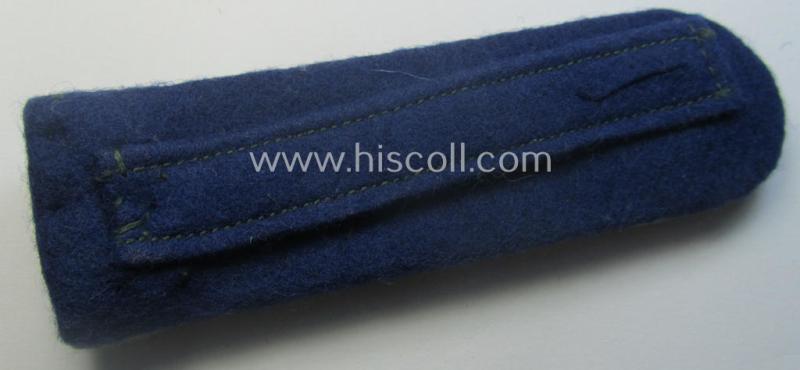 Single, WH (Heeres) officers'-type, 'cyphered' shoulderboard: 'Leutnant o. Arzt der Sanitäts-Trpn.' who served within the famous 'GrossDeutschland'-division