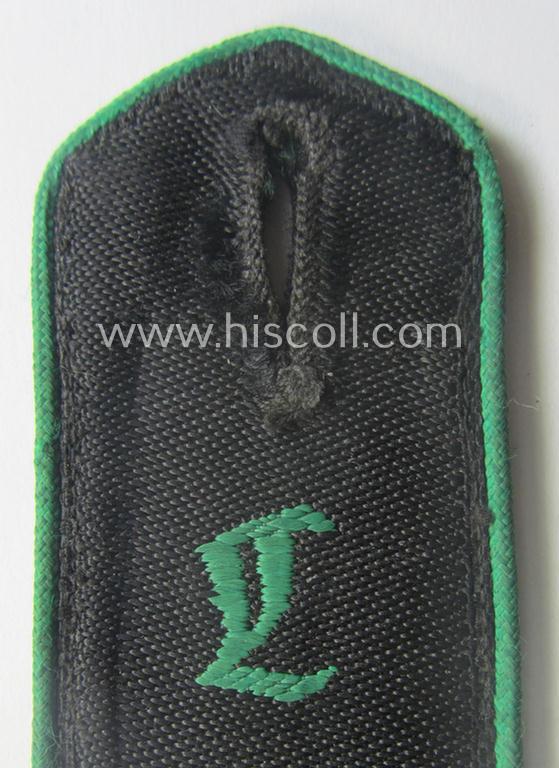 Single, typical bright-green-piped- and/or neatly 'cyphered' so-called: 'HJ-Landjahr'-shoulderstrap as was intended for usage by a: 'HJ-Junge' serving within the greater 'Landjahr'-movement