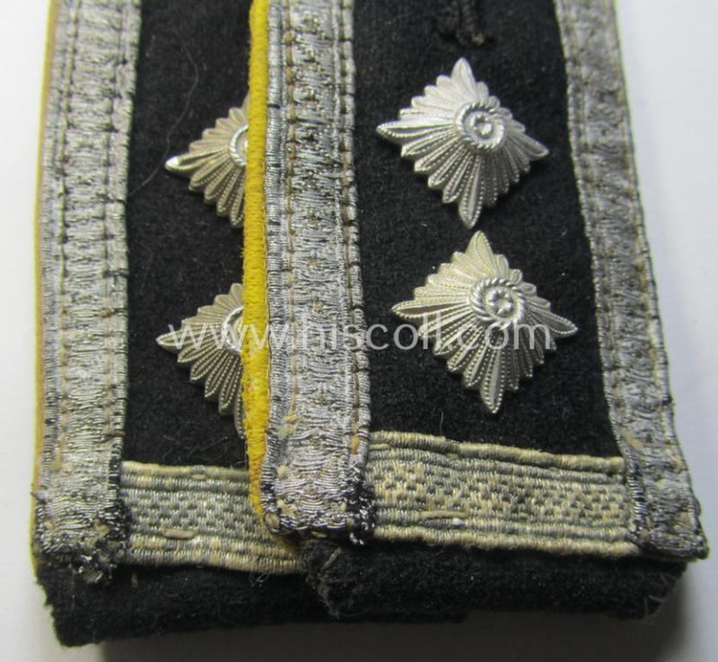 Attractive - truly worn albeit mis-matched! - pair of Waffen-SS, NCO-type shoulderstraps as piped in the bright-yellow-coloured branchcolour as was intended for usage by an: 'SS-Hauptscharführer' who served within the: 'SS Nachrichten-Truppen'