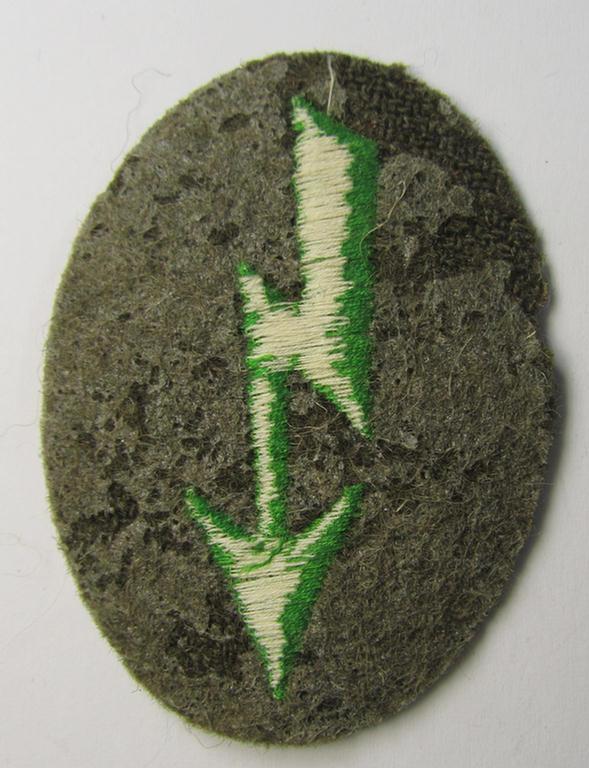 WH (Heeres) 'tropical-styled'-, trade- and/or special-career insignia (or: 'Signal Blitz') as was intended for a soldier within the: 'Panzer-Grenadier-Truppen'