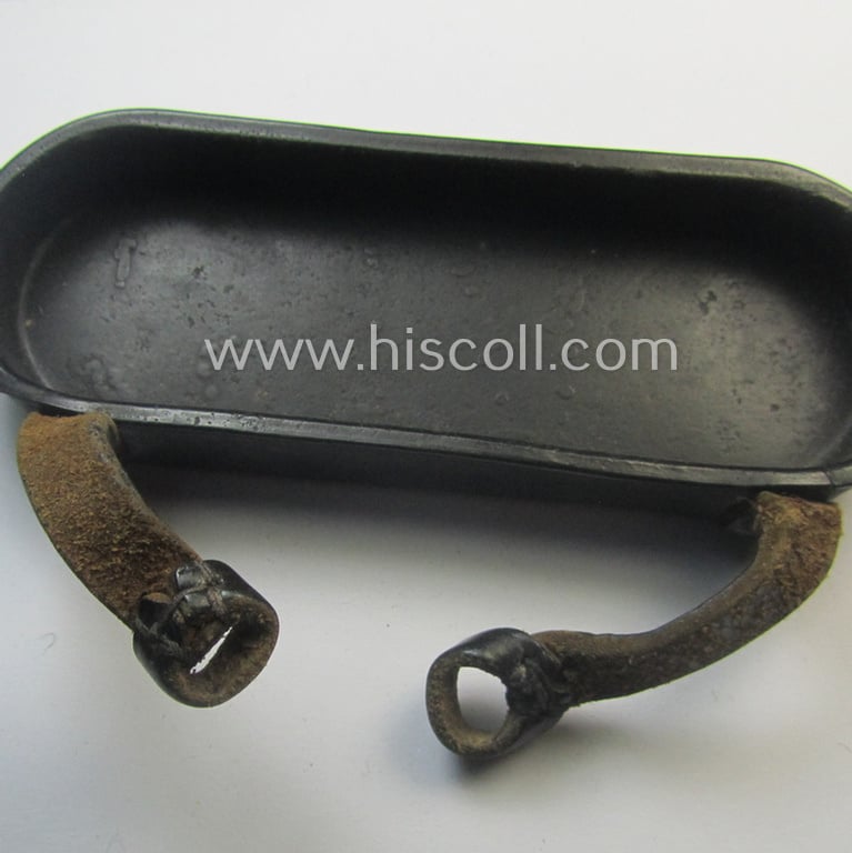 Neat, 'standard-issue'-type WH binoculars (ie. 'Dienstglas 6 x 30') so-called: 'protective-cover' (ie. 'Okularschutz') as executed in black-coloured rubber