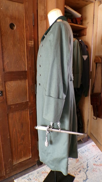 M36 Officers Greatcoat Hauptmann Beobachtungsabteilung