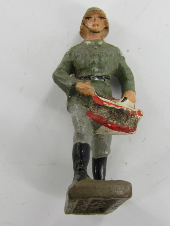 Lineol Wehrmacht 4 cm Marching Soldier With Drum..Rare !!