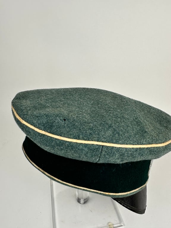 Untouched Heer Infanterie officer crusher Feldmutze.