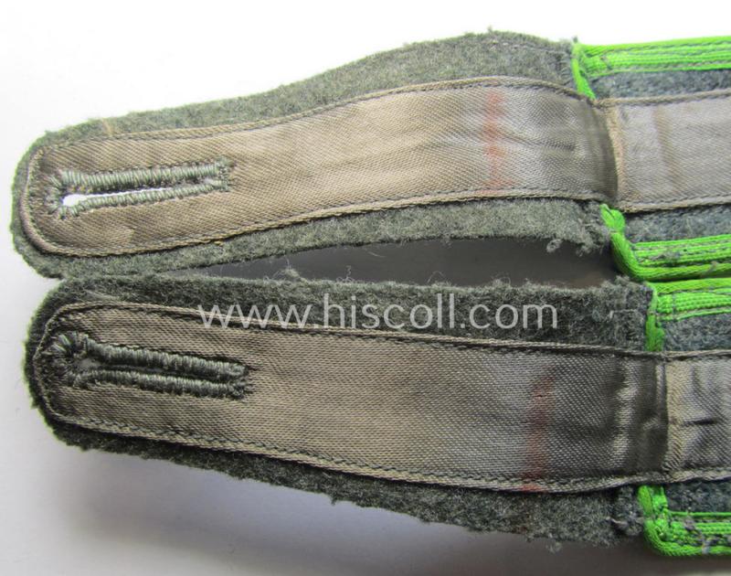 Superb - and/or fully matching! - pair of typical later-war-period- (ie. 'M44'-pattern) WH (Heeres) NCO-type shoulderstraps as was intended for usage by an: 'Unteroffizier eines Panzer-Grenadier-Rgts. o. Abts.'