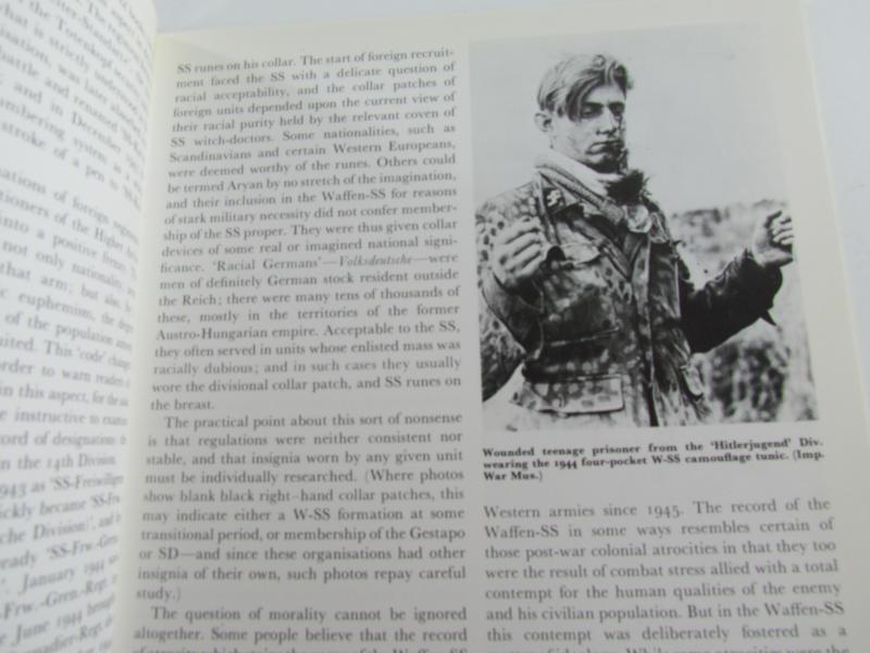 Book : The Waffen-SS (Men-at-Arms, Band 34)