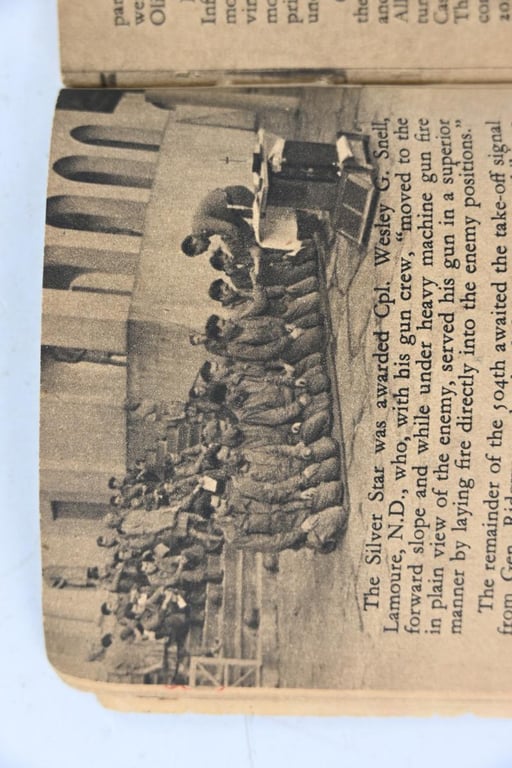 US WW2 82nd Airborne Division Booklet