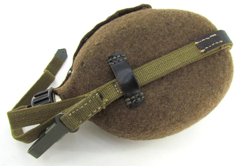 Wehrmacht M31 Canteen with Webbing strap by VDNS42