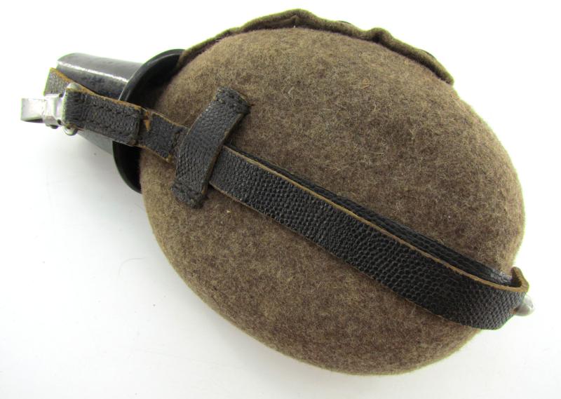 Wehrmacht M31 Canteen by S.K.N.38