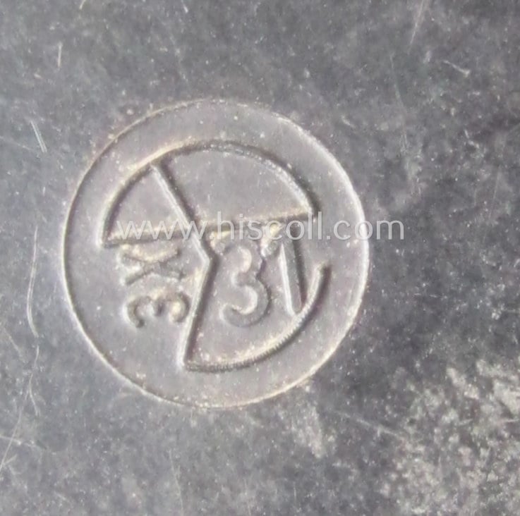 'Standard-issue'-type, WH 'Fettbuchse' (ie. fat-container) being an undamaged example as executed in black-coloured 'Bakelite'-based material