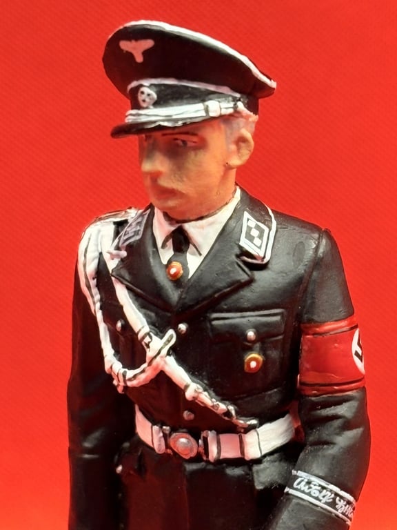 LEIBSTANDARTE SS ADOLF HITLER KING & COUNTRY FIGURE COLLECTION. ADDITIONAL PHOTOS