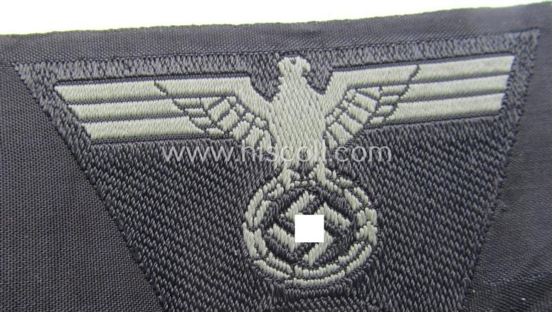WH (Heeres) 'M43-pattern'-cap-eagle/cocarde (ie. cap-trapezoid or: 'Mützentrapez') as produced for usage on the black-coloured 'M-43'-model 'Panzer'-caps (ie. 'Einheitsfeldmützen')