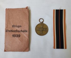 Medal set: KvM 'KriegsverdienstMedaille  (War merit medal 1939)...
