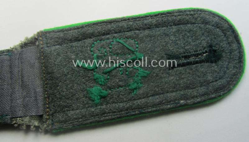 Single, WH (Heeres) NCO-type (ie. 'M36- o. M40'-pattern- and 'rounded-styled-') neatly 'cyphered' shoulderstrap as was intended for usage by an: 'Uffz. des Gebirgsjäger-Rgts. 139' (part of the: '3. Gebirgs-Div.)