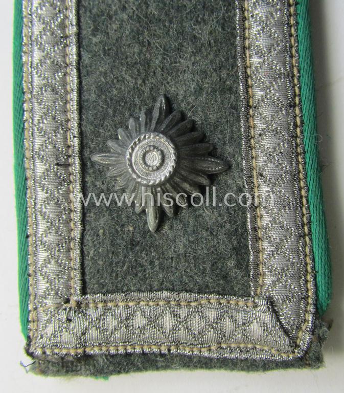 Single, WH (Heeres) NCO-type (ie. 'M40-/M43'-pattern-) (I deem) 'summer-type'-shoulderstrap (being of the model as was specifically intended for usage on the 'Windjacke') as was intended for usage by a: 'Feldwebel eines Gebirgsjäger-Regiments...