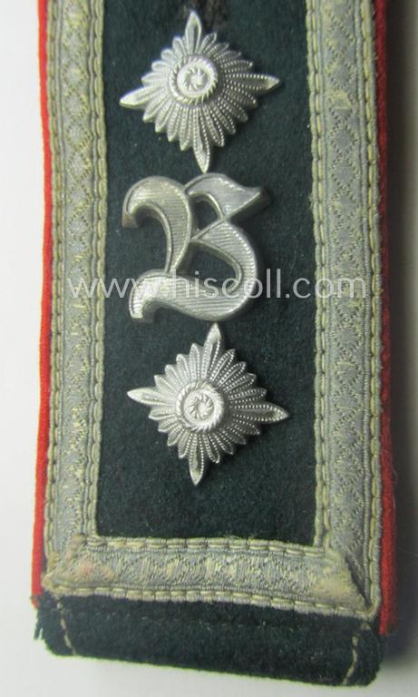 Single, early-war-period (ie. 'M40'-) pattern, WH (Heeres) 'cyphered' NCO-type shoulderstrap as was intended for a: 'Wachtmeister u. Mitglied eines Art.-Beobachtungs-Abtgs.'
