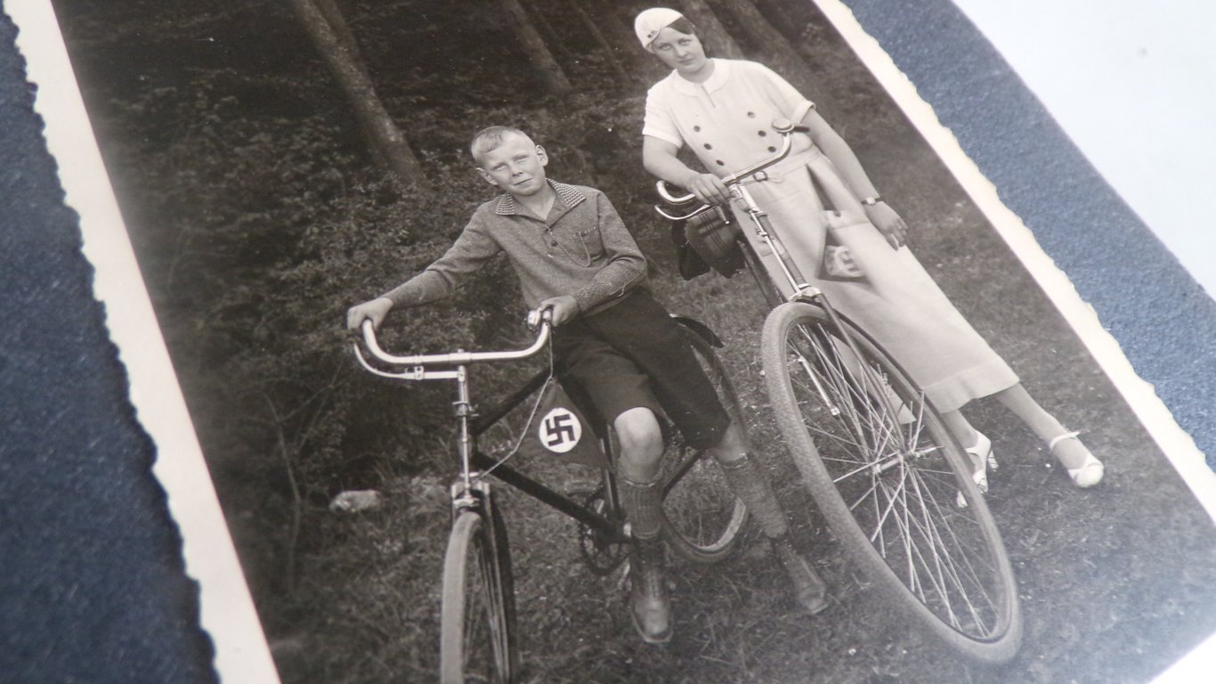 Large grouping of a Obergefr. 5.Inf Rgt 41 mot 3/3