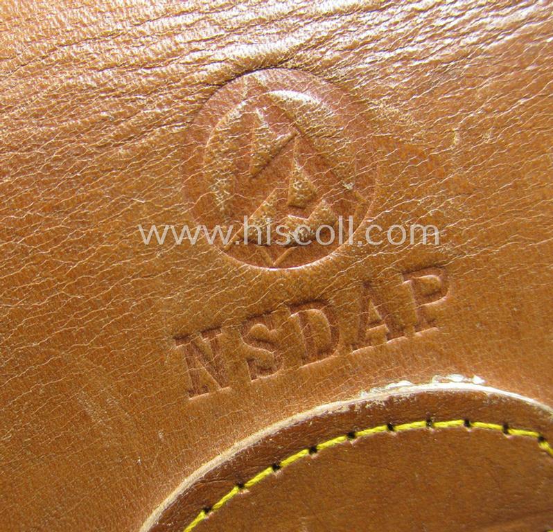 Neat - smaller-sized- albeit regrettably empty! - genuine leather-based pouch as was intended to hold a medical-set (ie. 'Kleines Feldbesteck') as was specifically intended for an: 'N.S.D.A.P. o. SA'-related 'Feldscher' (ie. medical orderly)