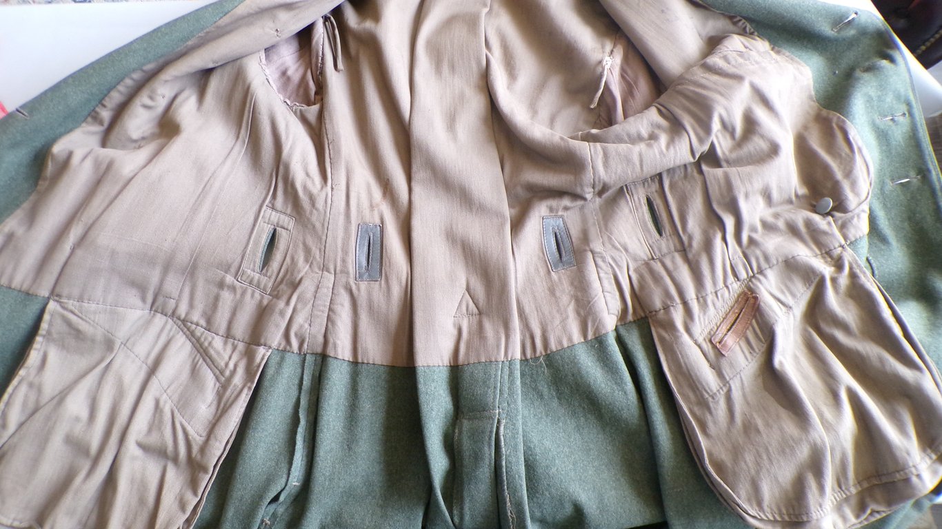 M36 Greatcoat to a Hauptmann Jäger