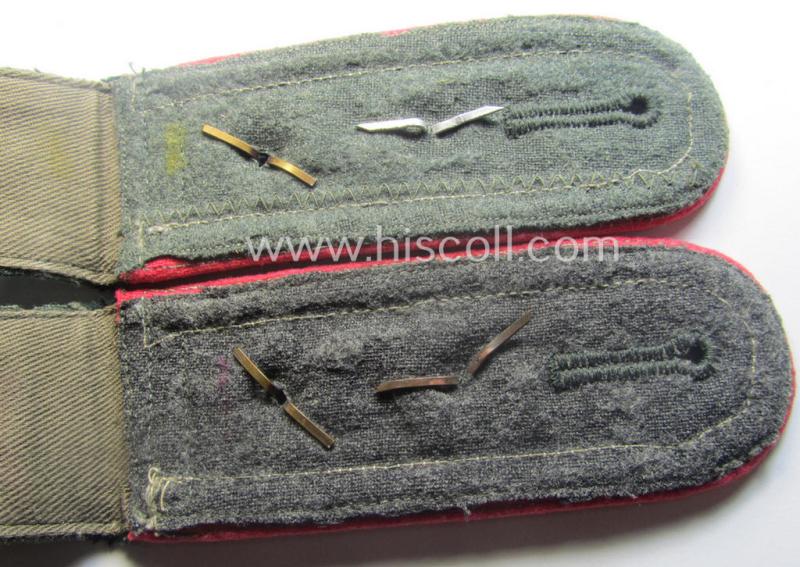 Pair of WH (Heeres), early-war period- (ie. 'M40'-pattern) typically 'standard-issued', NCO-type shoulderstraps as was specifically intended for an: 'Oberfeldwebel eines Panzerjäger-Abts.'