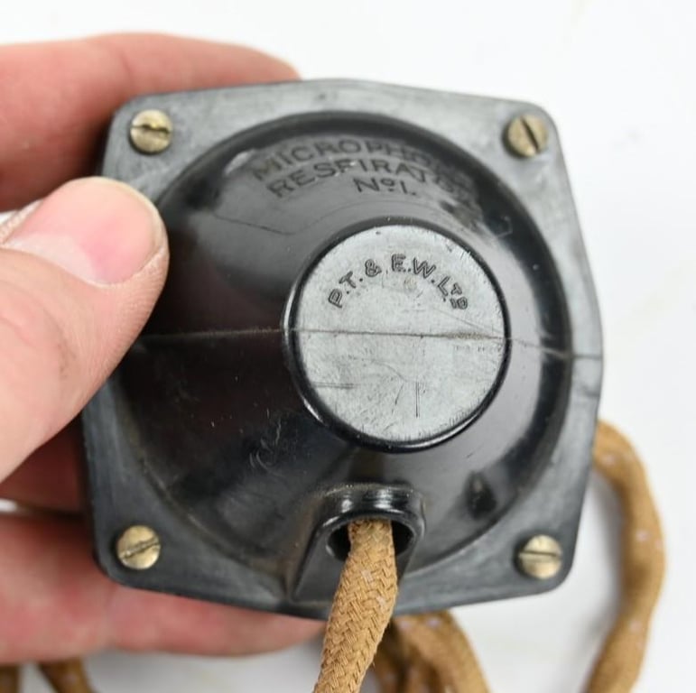 British WW2 Wireless 18 Microphone Respirator No.2