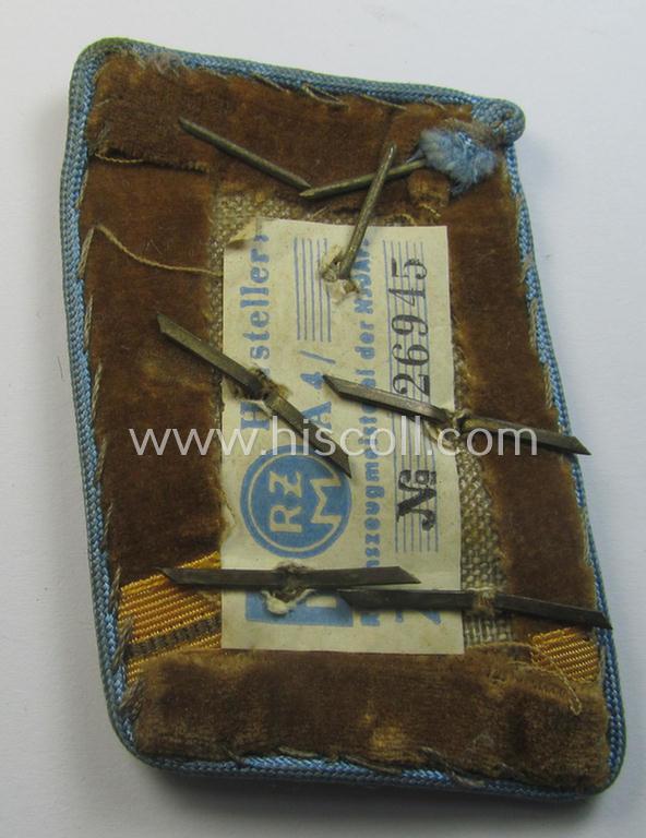 Attractive - albeit single! - N.S.D.A.P.-type collar-patch (ie. 'Kragenspiegel für pol. Leiter') being a piece as intended for usage by an: 'N.S.D.A.P.-Hauptgemeinschaftsleiter' at 'Orts'-level and that comes in a moderately used condition