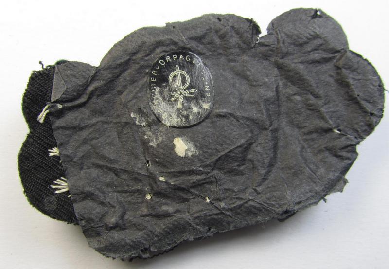 Attractive, WH (Heeres) officers'-type, (partly) hand-embroidered cap-cocarde (ie: 'Kokarde für Schirmmütze') that comes in an overall very nice - (I deem minimally used- ie. once-visor-cap-attached-), condition